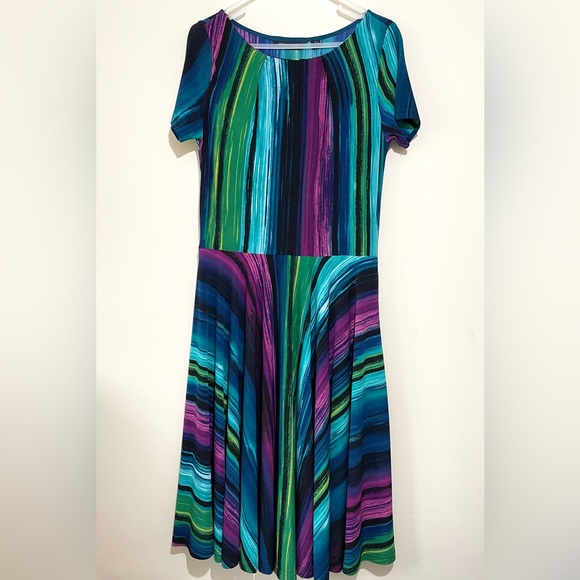 Nina Leonard Dresses & Skirts - Nina Leonard Size Small Multicolour Stretch Midi Dress Short Sleeve